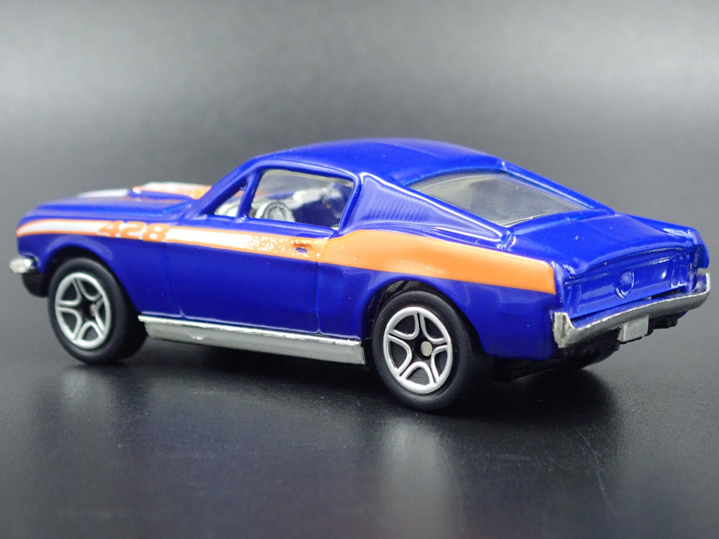 1968 68 FORD MUSTANG COBRA JET FASTBACK 1:64 SCALE COLLECTIBLE DIECAST MODEL CAR