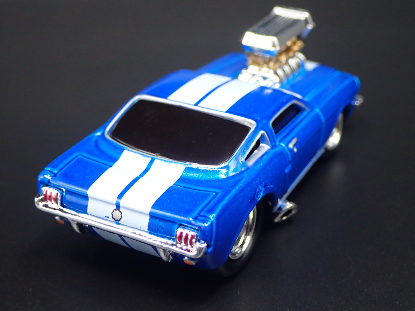 1966 66 FORD MUSTANG FASTBACK SHELBY GT350 1:64 SCALE DIORAMA DIECAST MODEL CAR