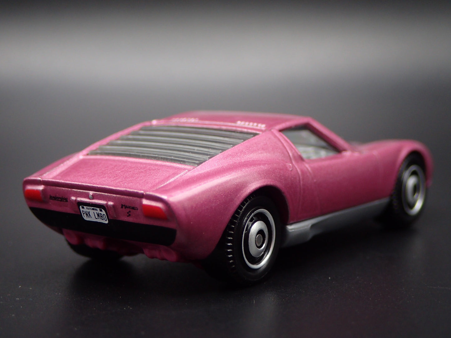 1966-1973 LAMBORGHINI MIURA P400 S PURPLE 1:64 SCALE DIORAMA DIECAST MODEL CAR