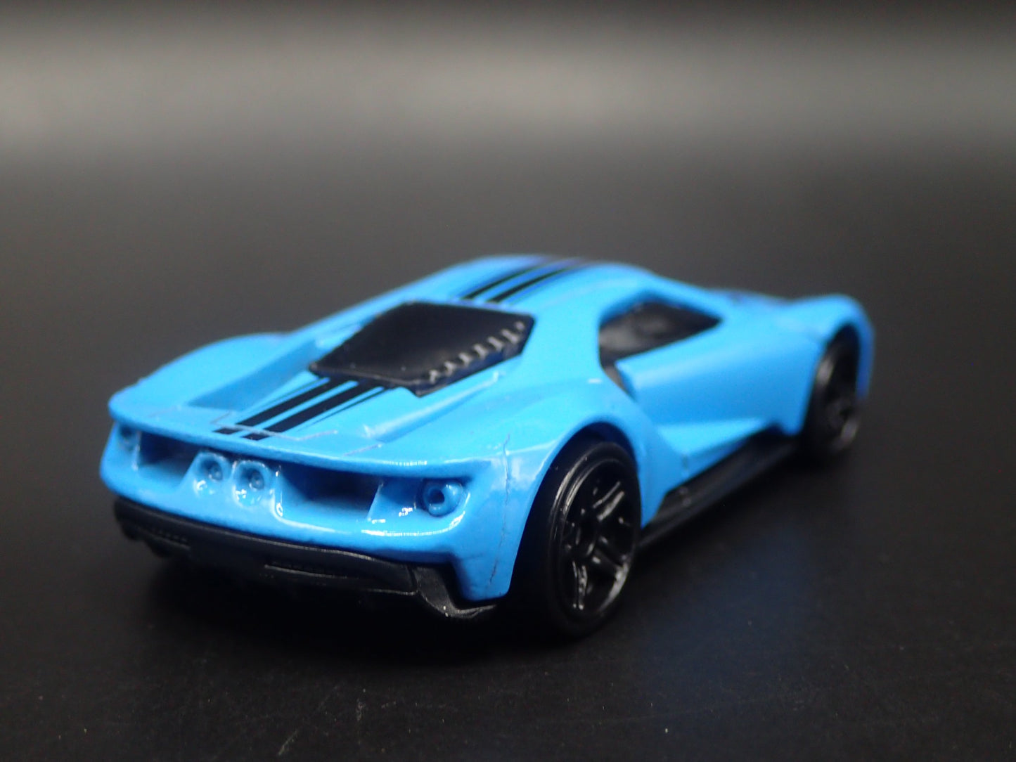 2017-2022 FORD GT SUPERCAR BLUE 1:64 SCALE COLLECTIBLE DIORAMA DIECAST MODEL CAR