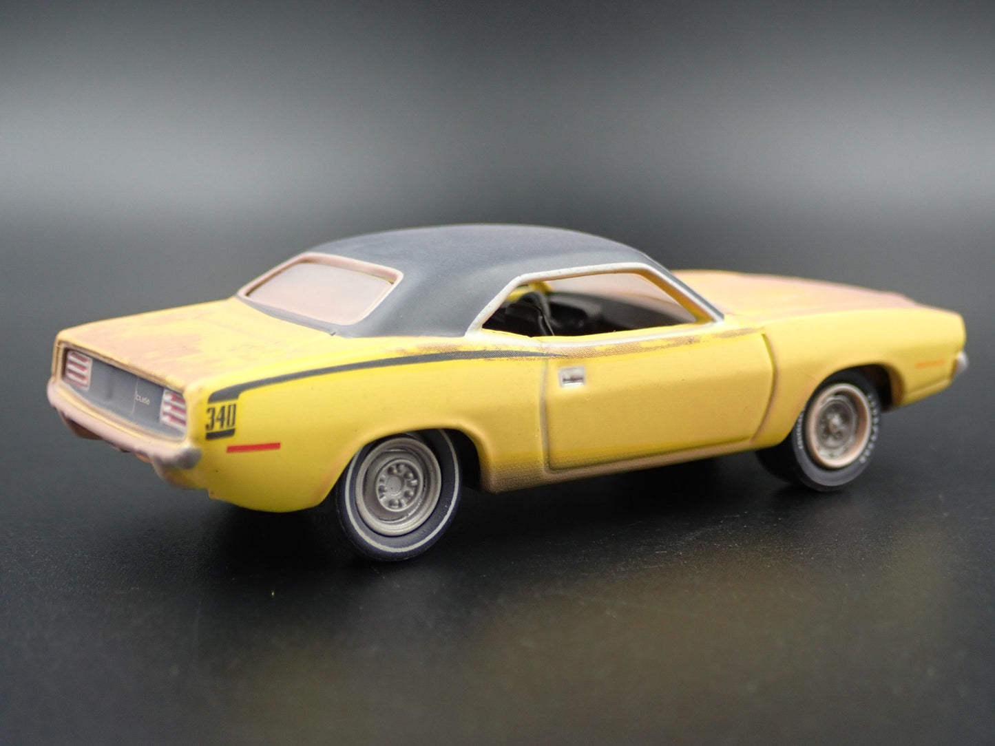 1970 70 PLYMOUTH CUDA BARN FIND RARE 1:64 SCALE COLLECTIBLE DIECAST MODEL CAR