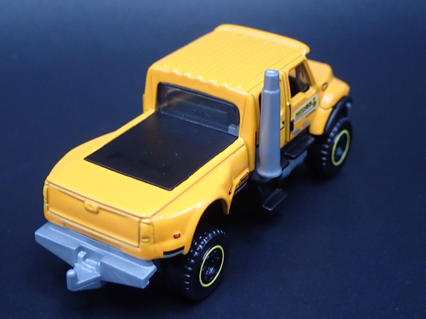 2004-2008 INTERNATIONAL CXT PICKUP TRUCK 1:64 MB SCALE DIORAMA DIECAST MODEL CAR