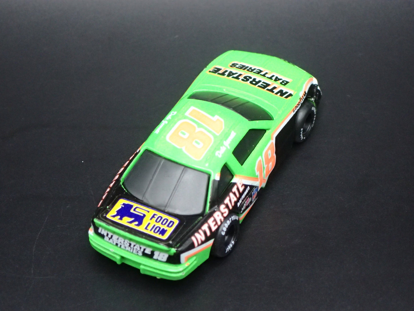 1992 92 CHEVY LUMINA 18 DALE JARRETT NASCAR 1:64 SCALE DIECAST MODEL CAR