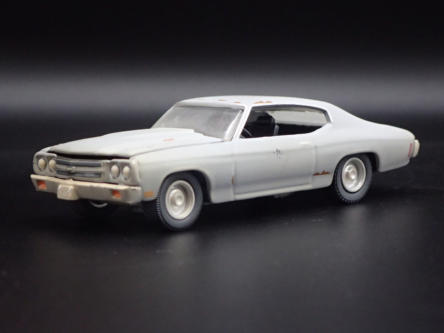 1970 70 CHEVY CHEVROLET CHEVELLE MALIBU BARN FIND 1:64 SCALE DIECAST MODEL CAR