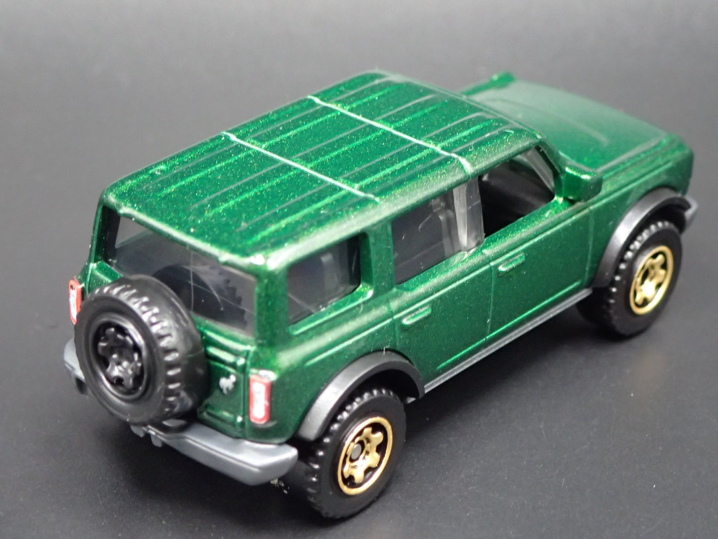 2021-2025 FORD BRONCO 4 FOUR DOOR GREEN 1:64 SCALE DIORAMA DIECAST MODEL CAR