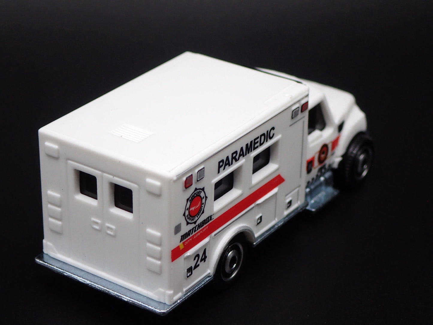 INTERNATIONAL TERRASTAR PARAMEDIC AMBULANCE EMS 1/64 MB SCALE DIECAST MODEL CAR