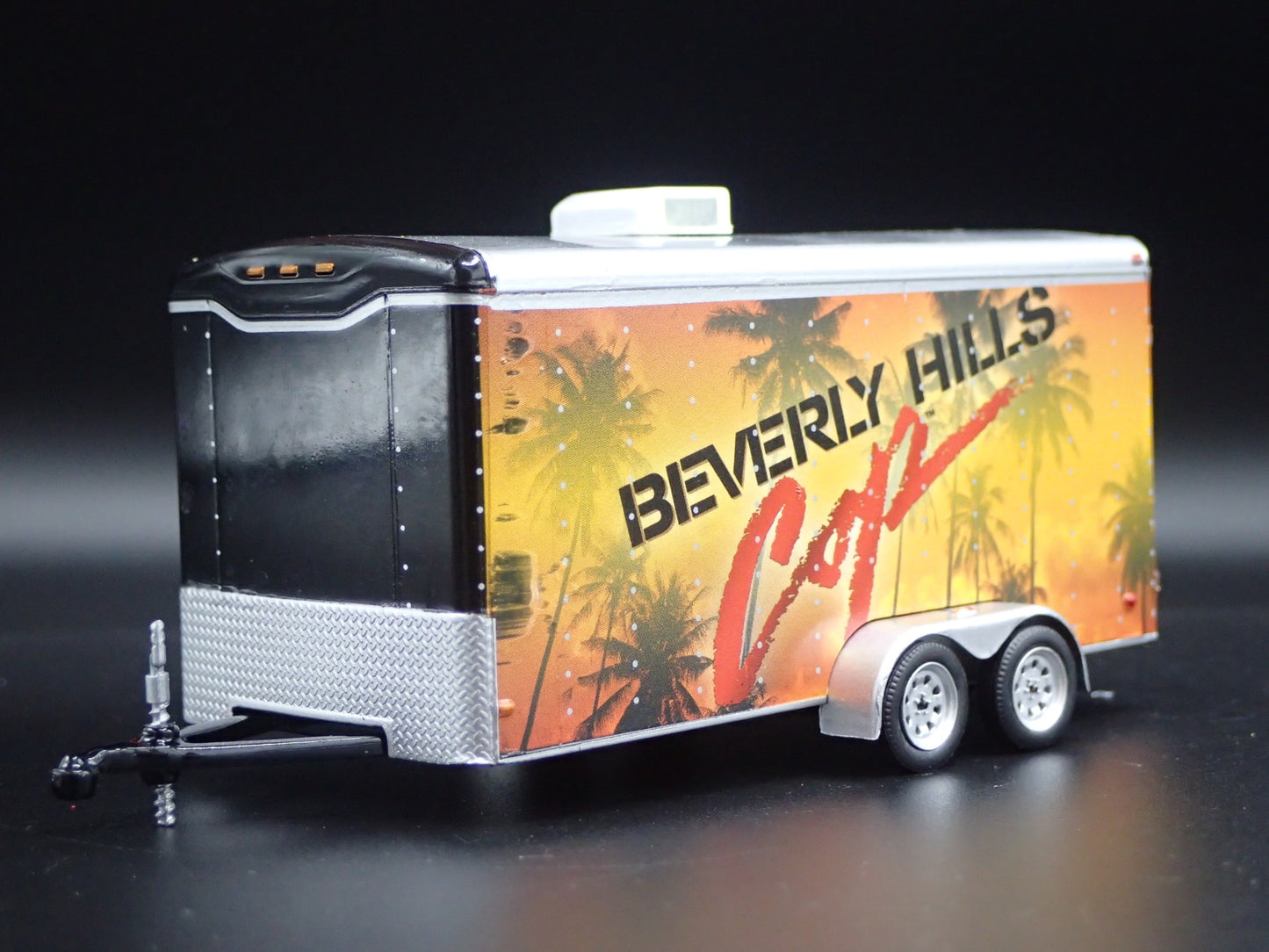 BEVERLY HILLS COP TV ENCLOSED CAR HAULER TRAILER OPENING DOOR 1:64 SCALE DIORAMA