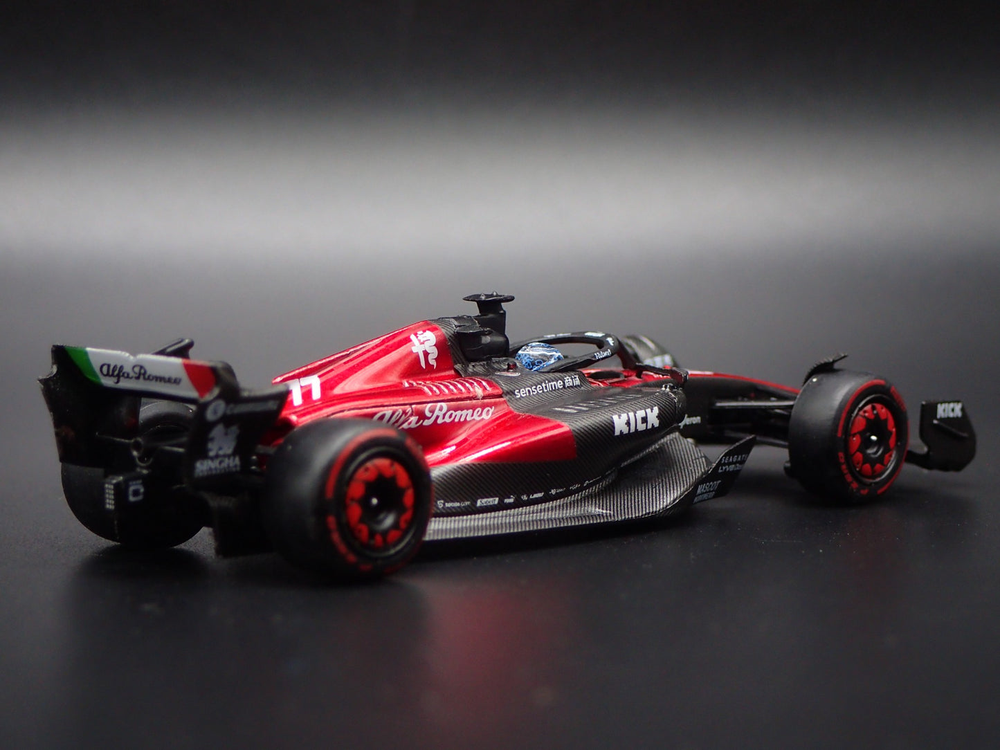 ALFA ROMEO 77 F1 VALTTERI BOTTAS 2023 TEAM KICK C43 1:64 SCALE DIECAST MODEL CAR