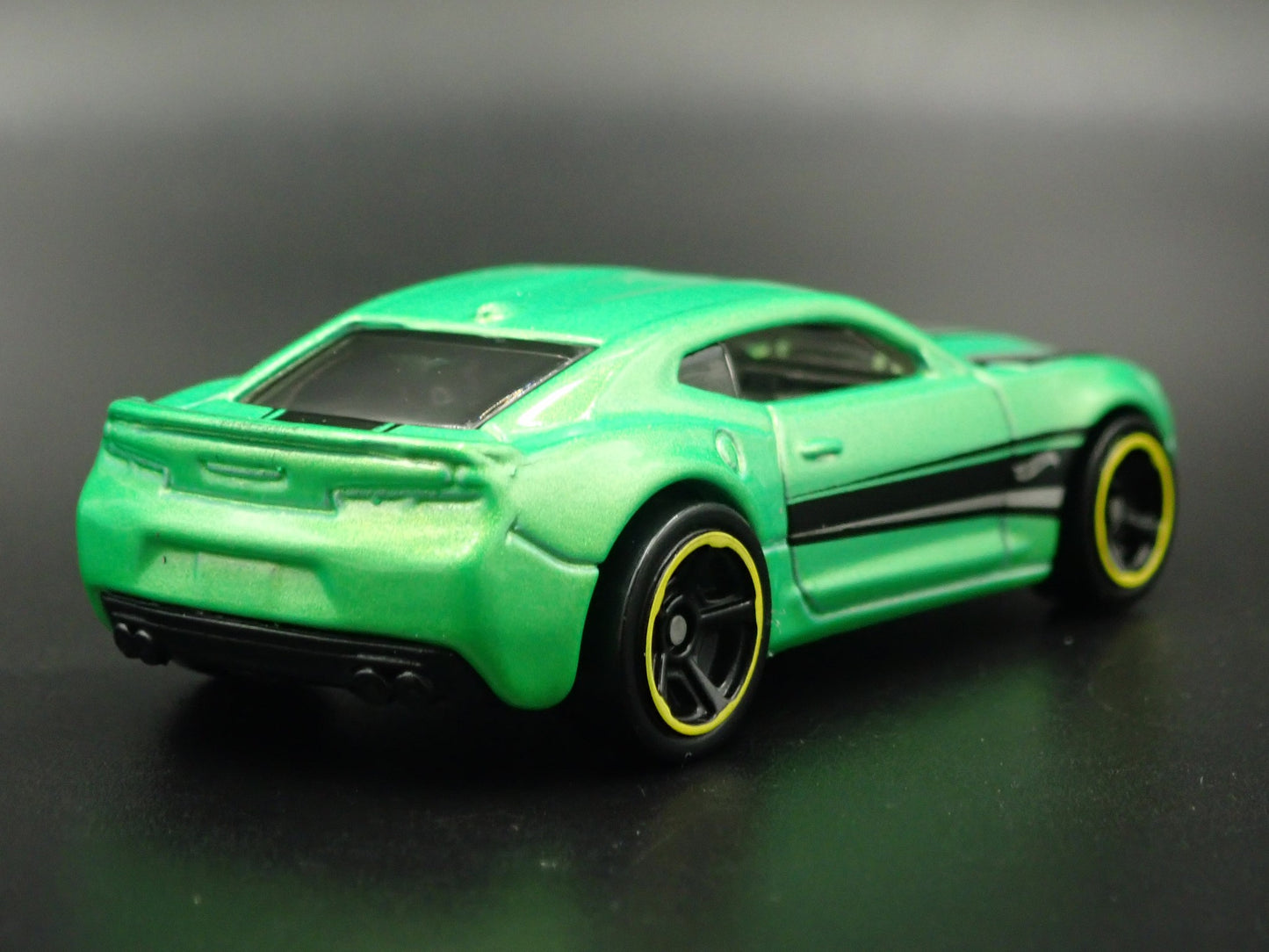 2016-2024 CHEVY CHEVROLET CAMARO SS GREEN 1:64 SCALE DIORAMA DIECAST MODEL CAR