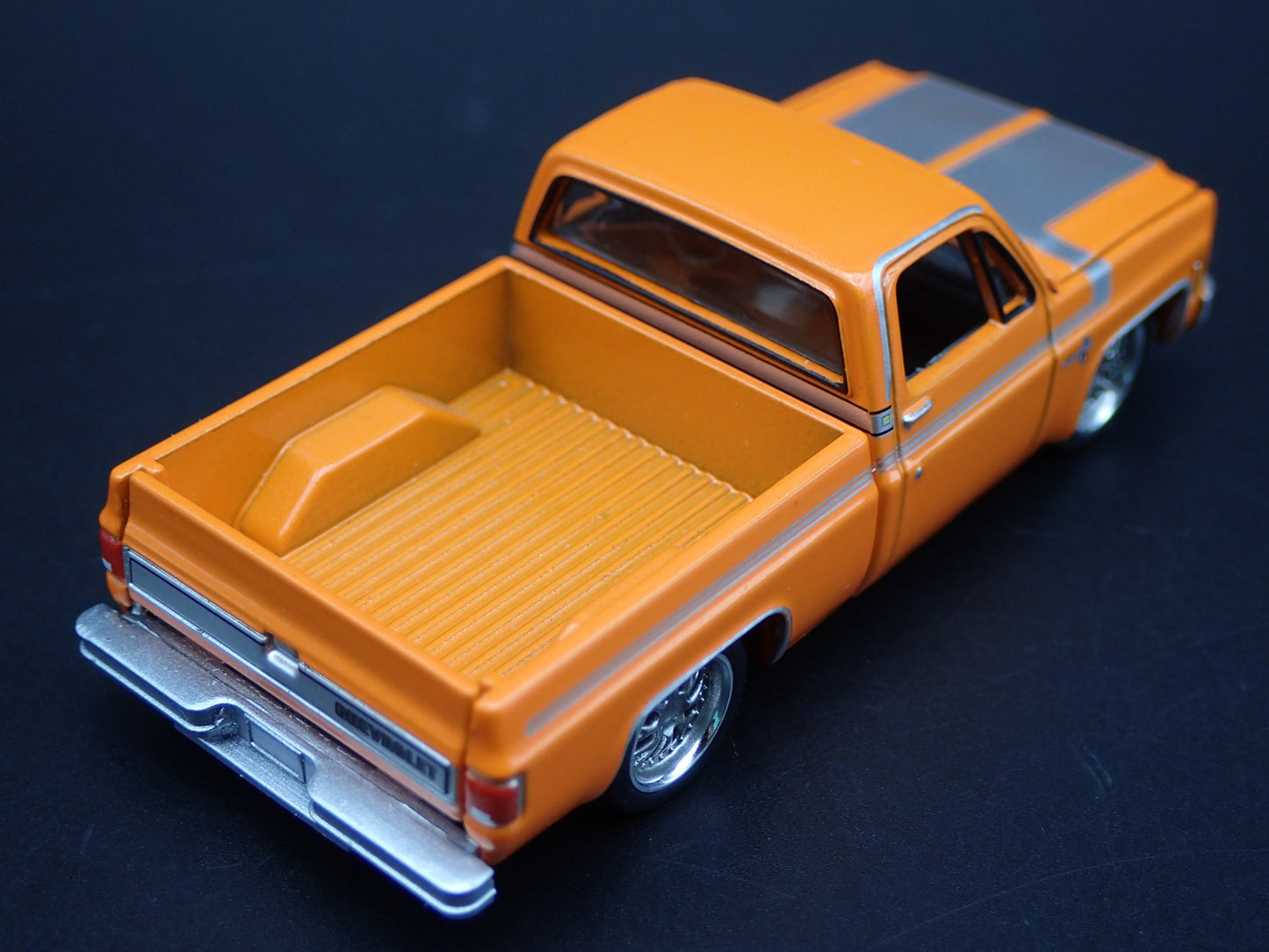 1980 80 CHEVY CHEVROLET PICKUP TRUCK SQUAREBODY 1:64 SCALE DIECAST MODEL CAR