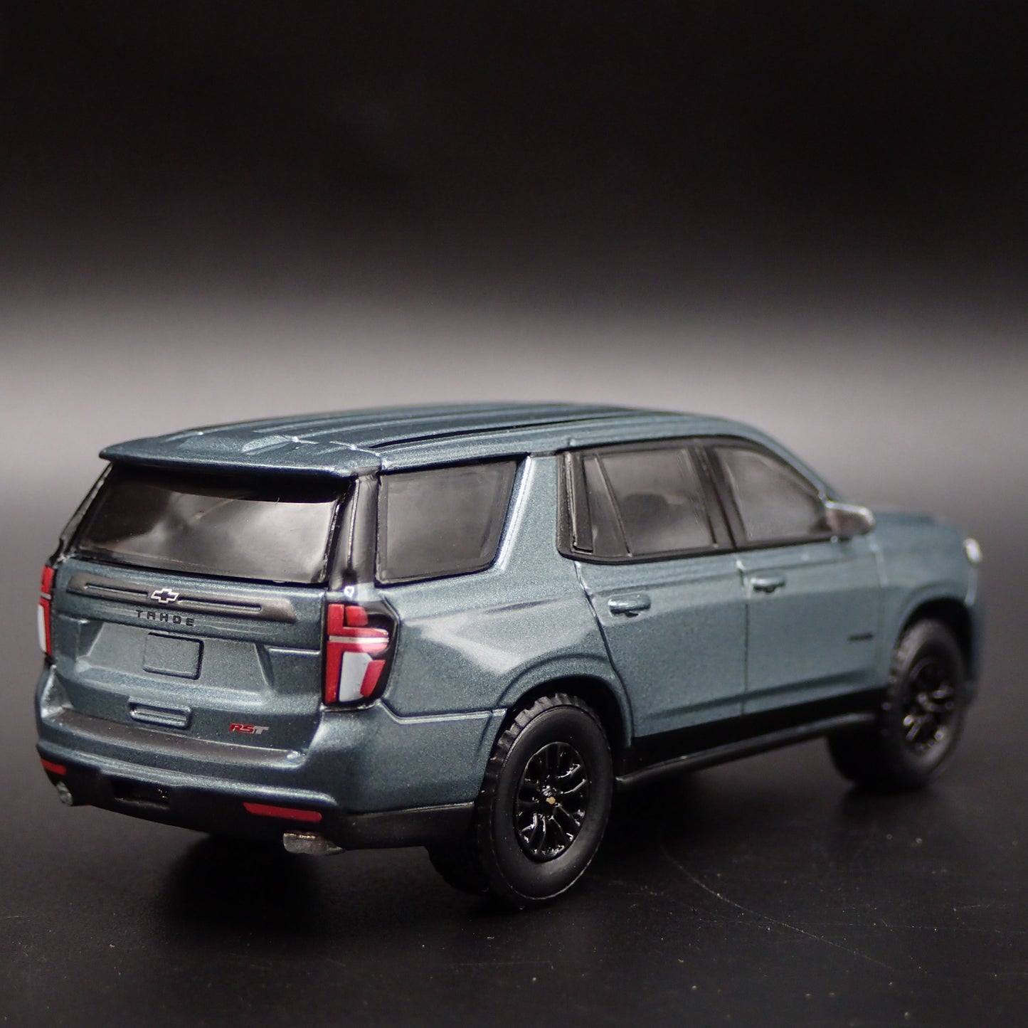 2021-2025 CHEVY CHEVROLET TAHOE RST RARE 1:64 SCALE DIORAMA DIECAST MODEL CAR