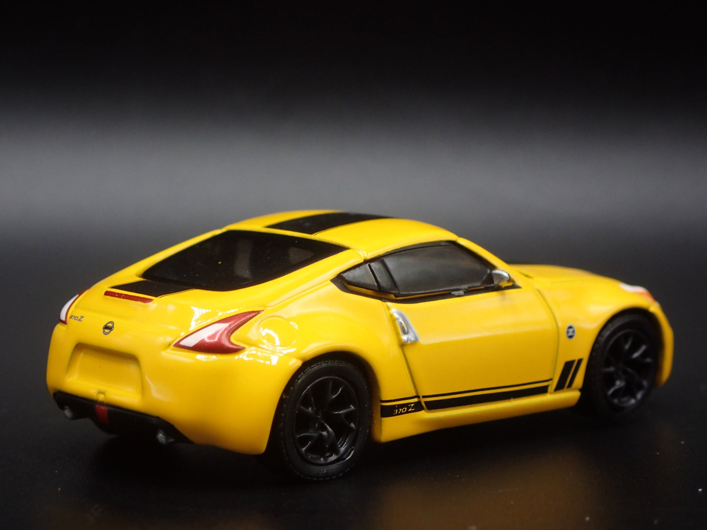 2009-2020 NISSAN 370Z YELLOW 1:64 SCALE COLLECTIBLE DIORAMA DIECAST MODEL CAR