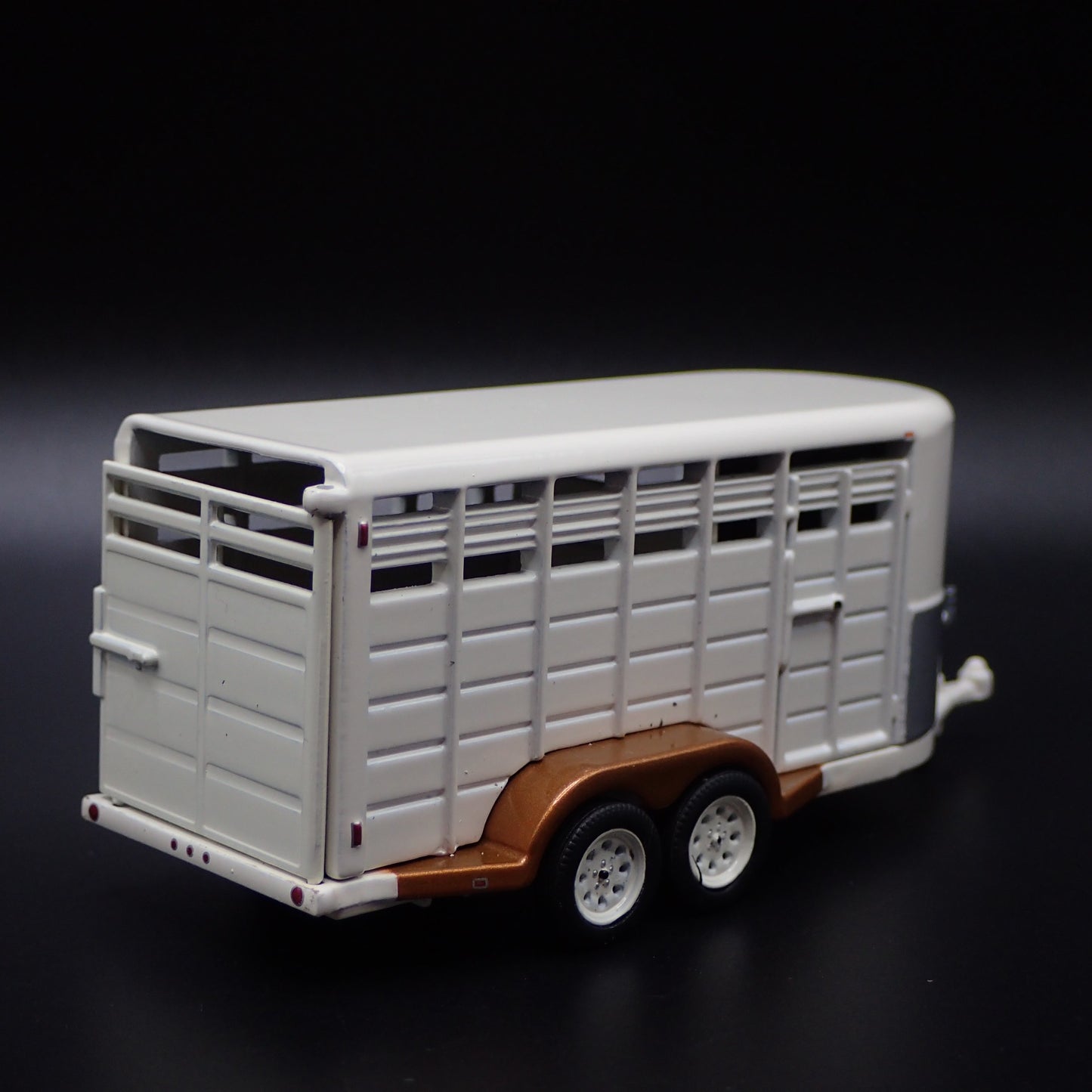 LIVESTOCK TRAILER RUBBER TIRES RARE 1/64 SCALE COLLECTIBLE DIORAMA DIECAST MODEL