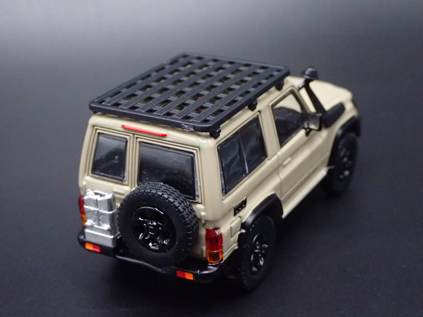 2022 22 TOYOTA LAND CRUISER 70 SERIES LC71 1/64 SCALE DIORAMA DIECAST MODEL CAR