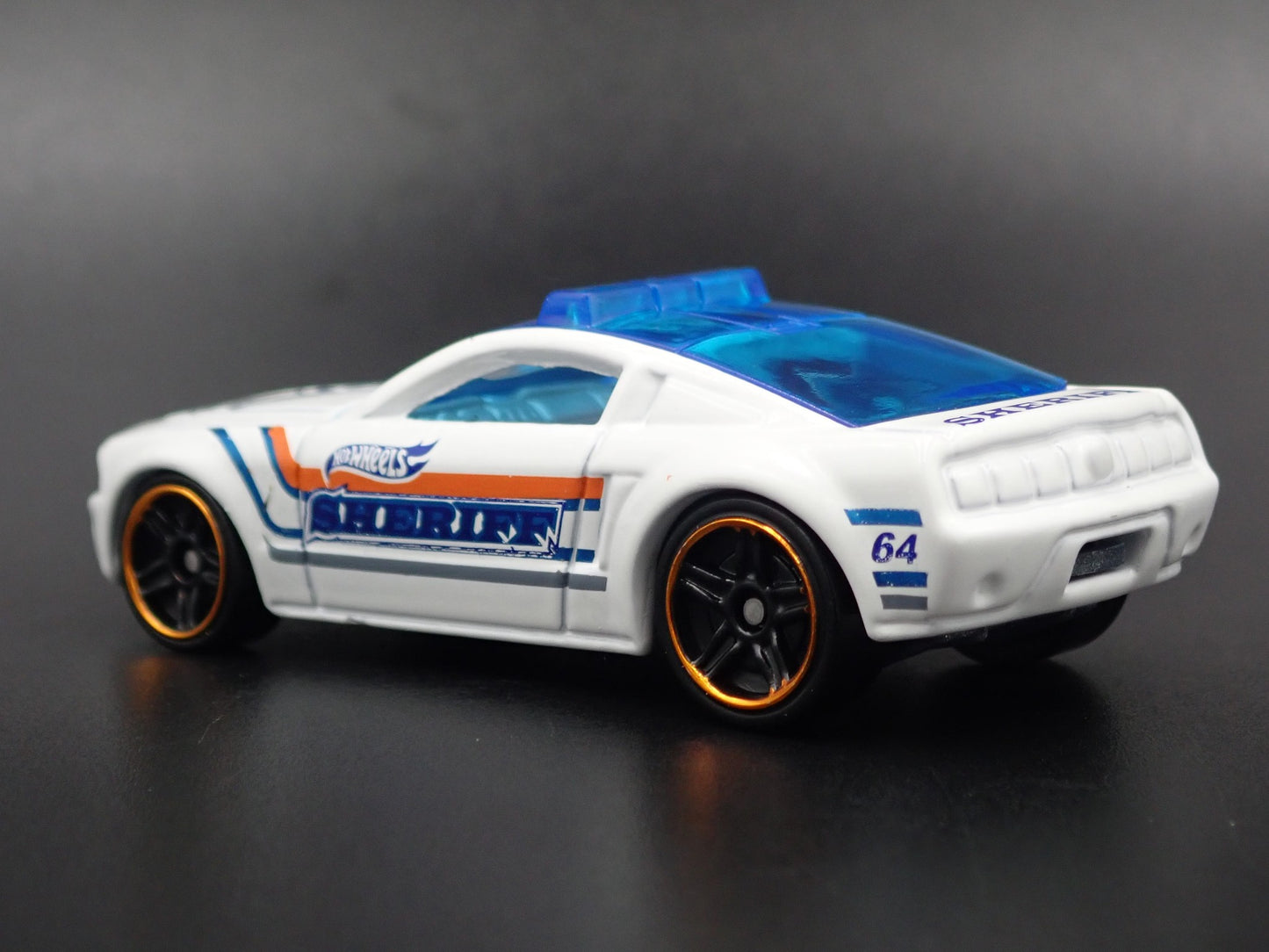 2005 05 FORD MUSTANG GT CONCEPT SHERIFF 1:64 SCALE DIORAMA DIECAST MODEL CAR