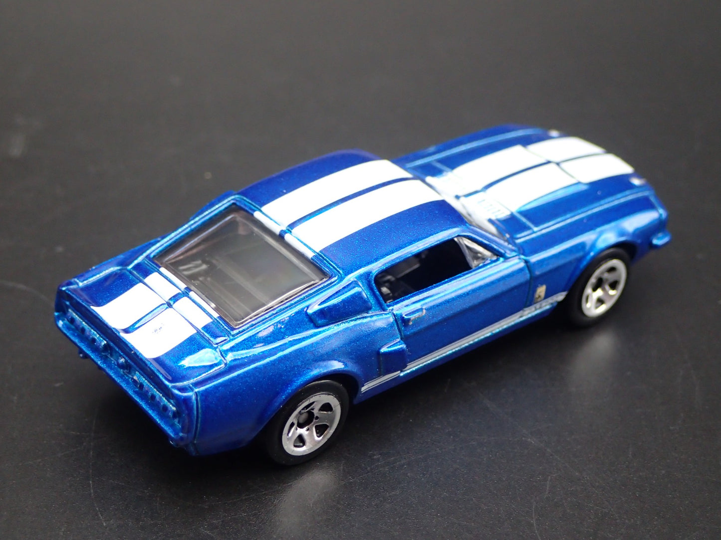 1967 67 FORD MUSTANG SHELBY GT500 FASTBACK 1:64 SCALE DIORAMA DIECAST MODEL CAR