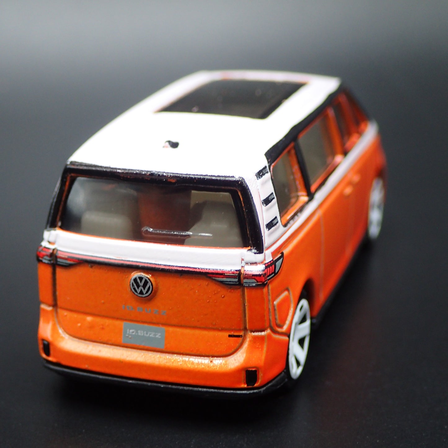 2025 2026 VW VOLKSWAGEN ID BUZZ ELECTRIC CAR ORANGE 1:64 SCALE DIECAST MODEL CAR