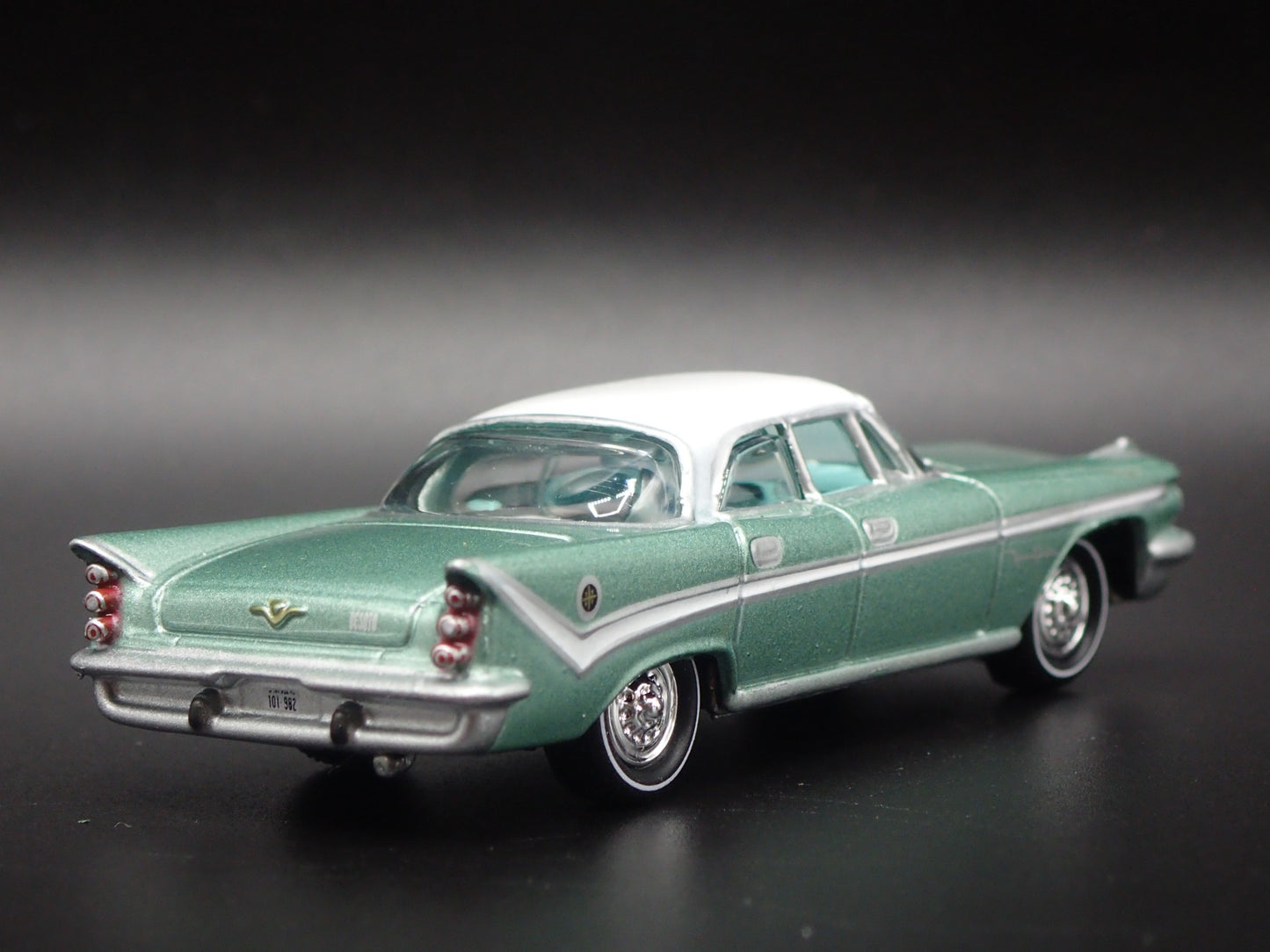1959 59 DESOTO FIREFLITE 4 FOUR DOOR GREEN 1:64 SCALE DIORAMA DIECAST MODEL CAR