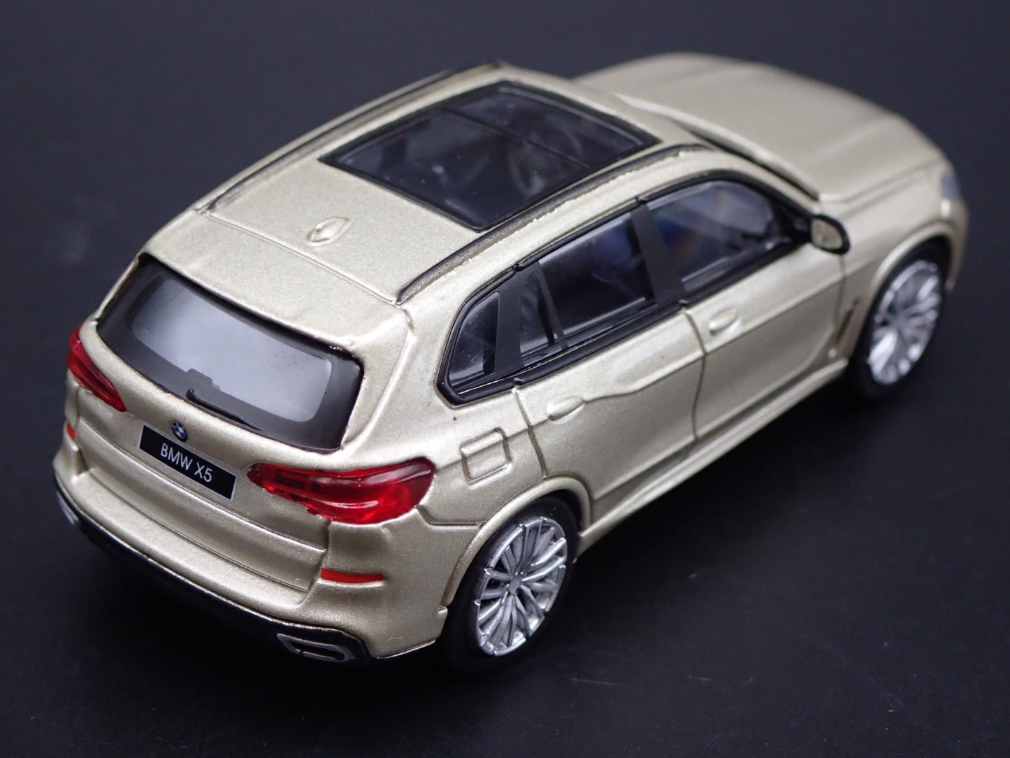 2019-2025 BMW X5 LUXURY SUV G05 1:64 SCALE COLLECTIBLE DIORAMA DIECAST MODEL CAR