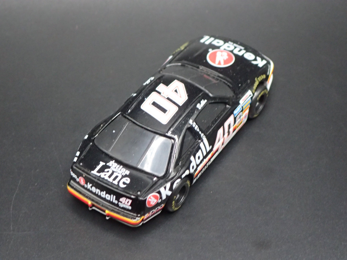 1994 94 PONTIAC GRAND PRIX 40 BOBBY HAMILTON NASCAR 1:64 SCALE DIECAST CAR