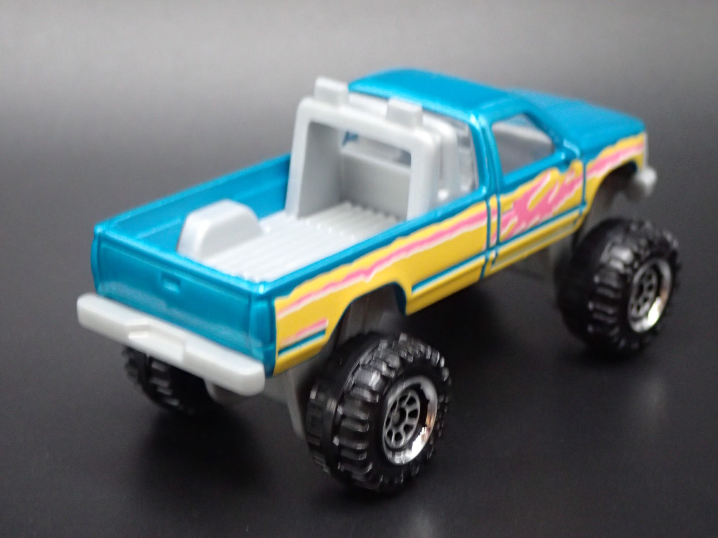 1988-1998 CHEVY CHEVROLET K1500 4X4 PICKUP TRUCK 1:70 SCALE DIECAST MODEL CAR