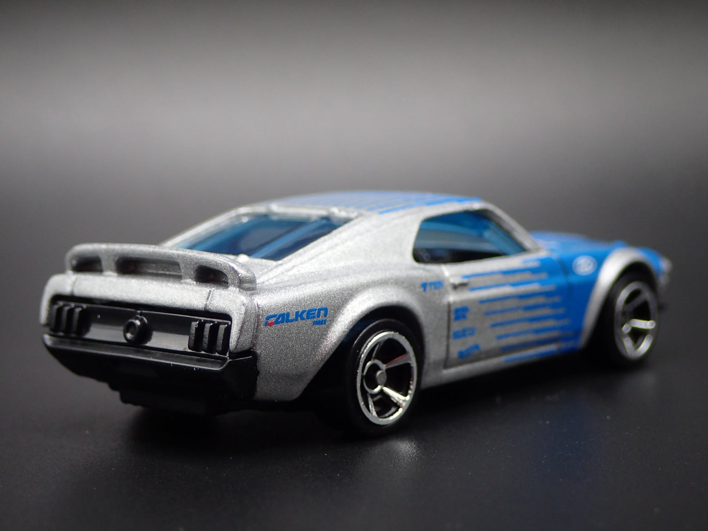 1969 69 FORD MUSTANG BOSS 302 FALKEN TIRES 1/64 SCALE DIORAMA DIECAST MODEL CAR