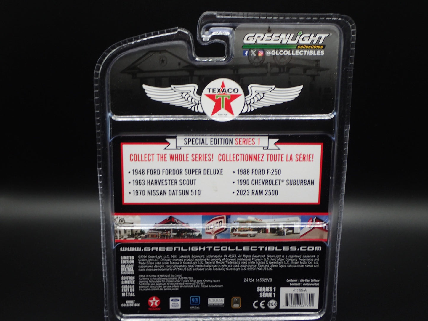 2025 GREENLIGHT RED GREEN MACHINE 1948 FORD FORDOR SUPER DELUXE TEXACO SERIES 1