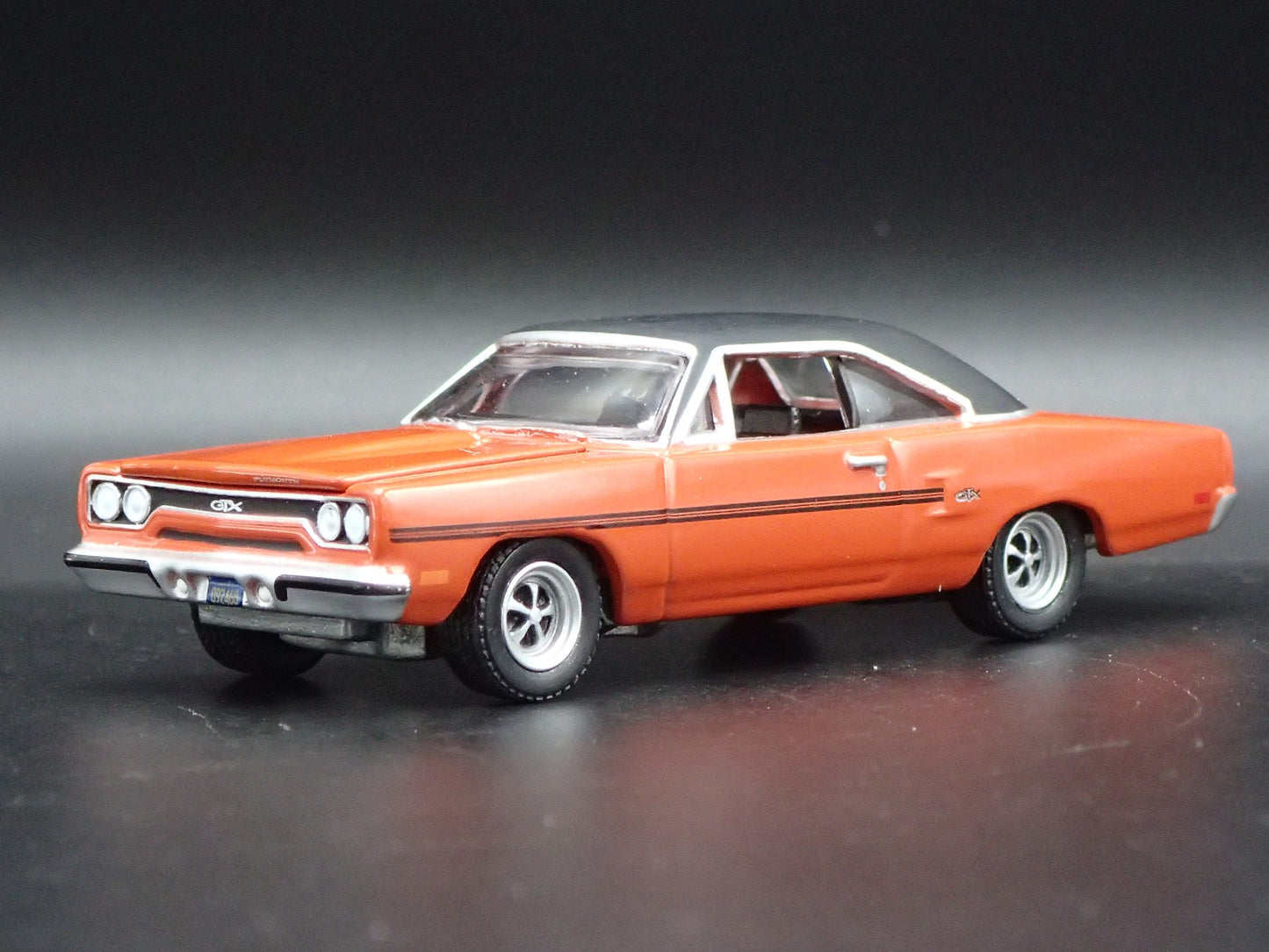 1970 70 PLYMOUTH GTX ORANGE 1/64 SCALE COLLECTIBLE DIORAMA DIECAST MODEL CAR