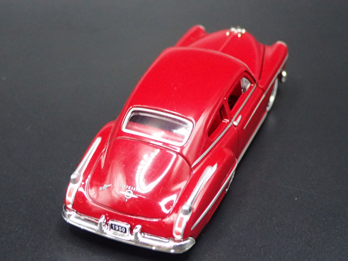 1950 50 OLDS OLDSMOBILE 88 CLUB SEDAN FASTBACK RARE 1:64 SCALE DIECAST MODEL CAR