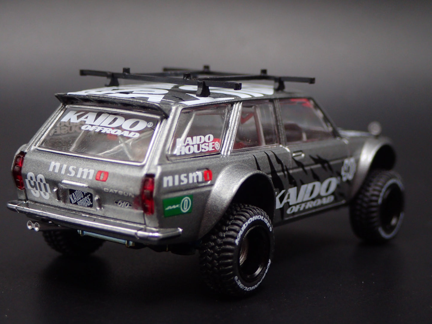 1967-1972 DATSUN 510 WAGON 4X4 KAIDO HOUSE 1:64 SCALE DIORAMA DIECAST MODEL CAR