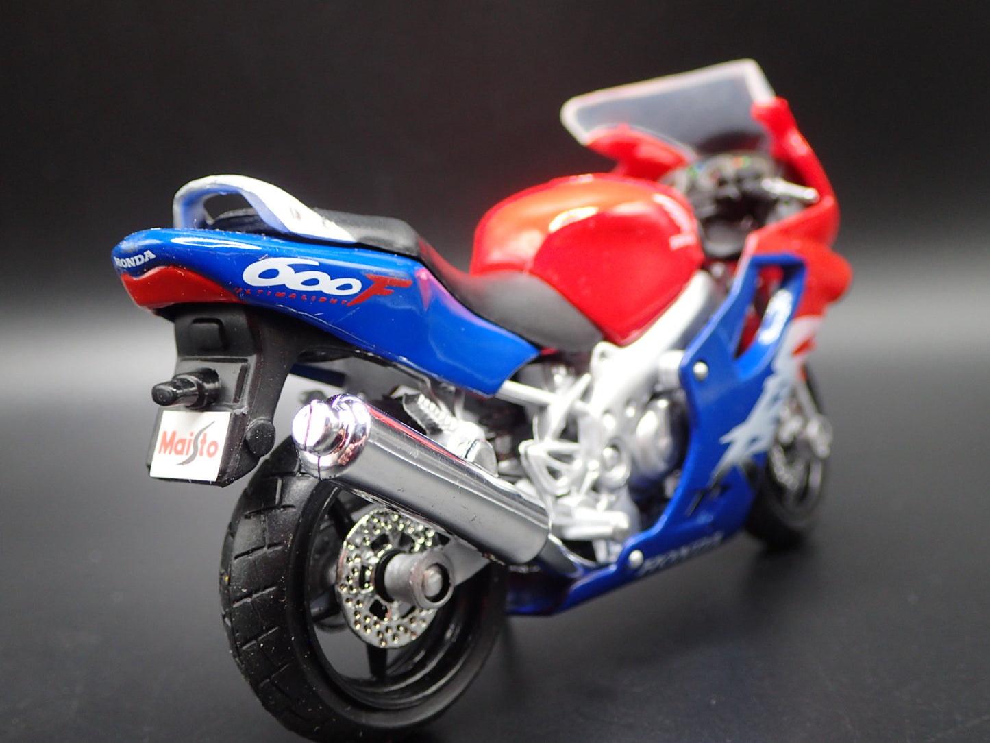 HONDA CBR 600F4 SPORTS BIKE MOTORCYCLE RED 1/18 SCALE DIORAMA DIECAST MODEL BIKE