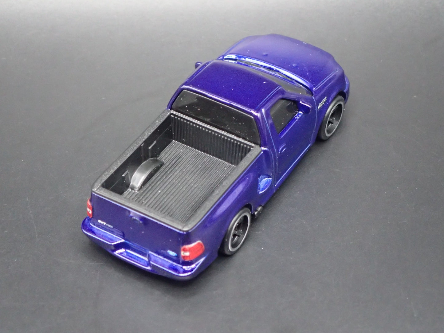 1999-2004 FORD SVT F150 LIGHTNING PICKUP TRUCK BLUE 1:64 SCALE DIECAST MODEL CAR