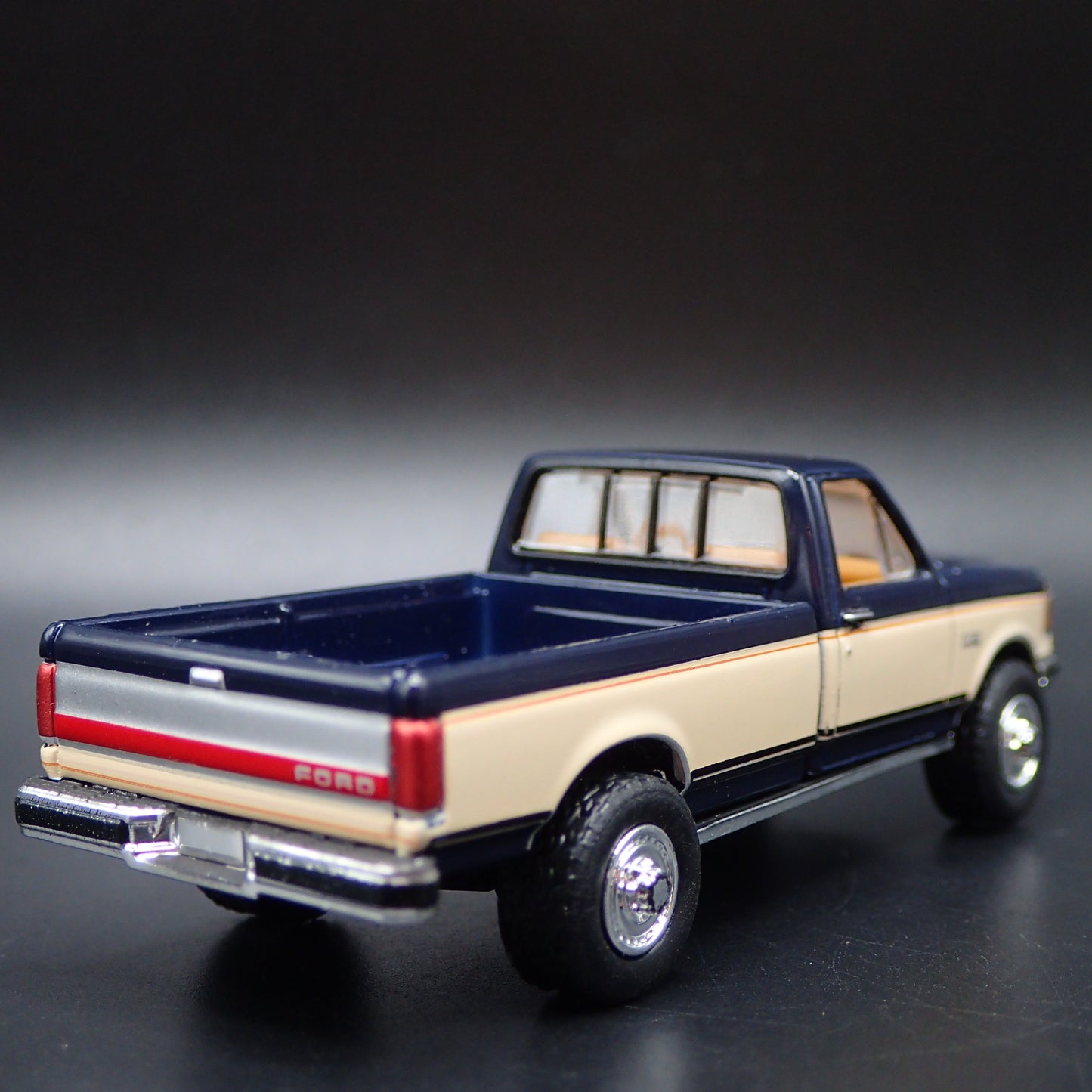 1991 91 FORD F150 XLT LARIAT PICKUP TRUCK 1:64 SCALE DIORAMA DIECAST MODEL CAR