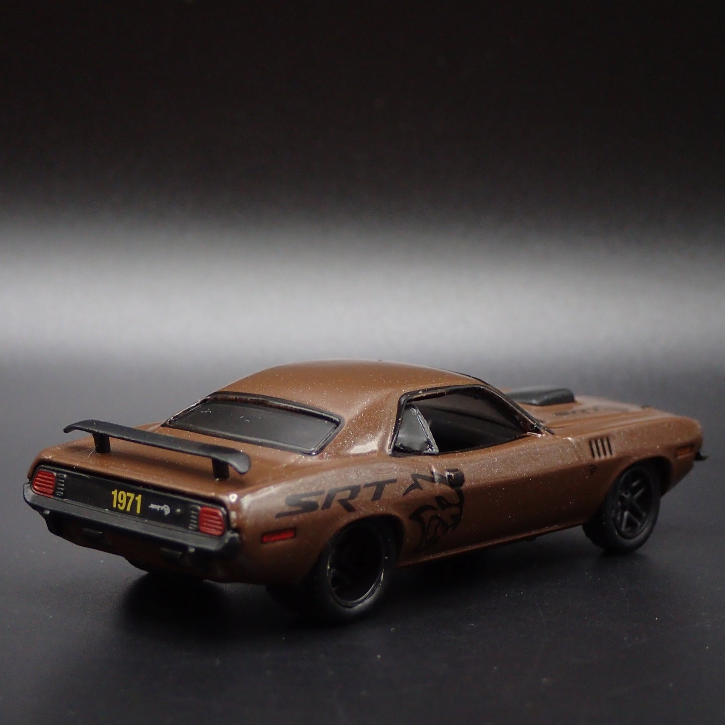 1971 71 PLYMOUTH HEMI CUDA SRT HELLCAT RARE 1/64 SCALE DIORAMA DIECAST MODEL CAR