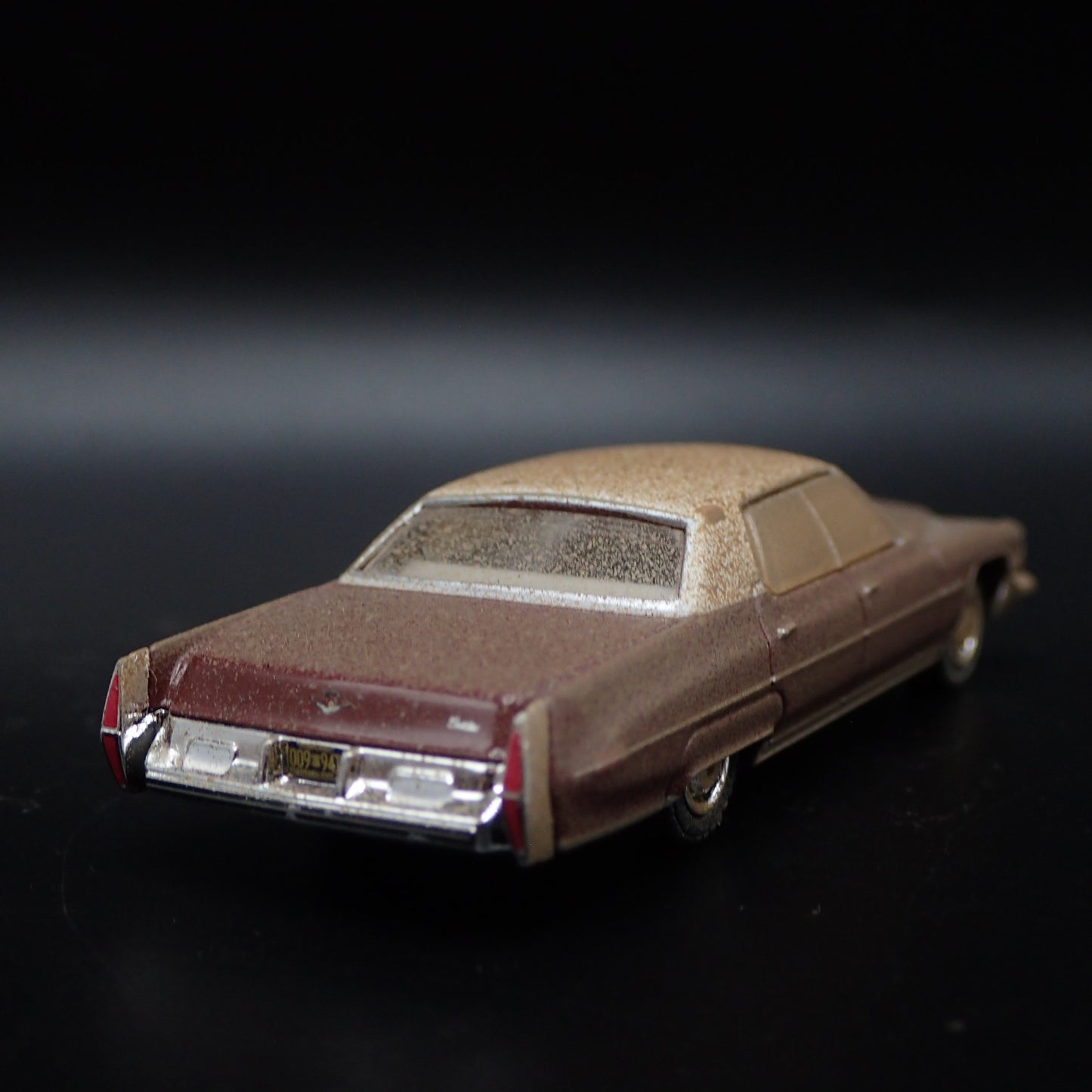 1973 73 CADILLAC CADDY SEDAN DEVILLE BARN FIND 1:64 SCALE DIECAST MODEL CAR