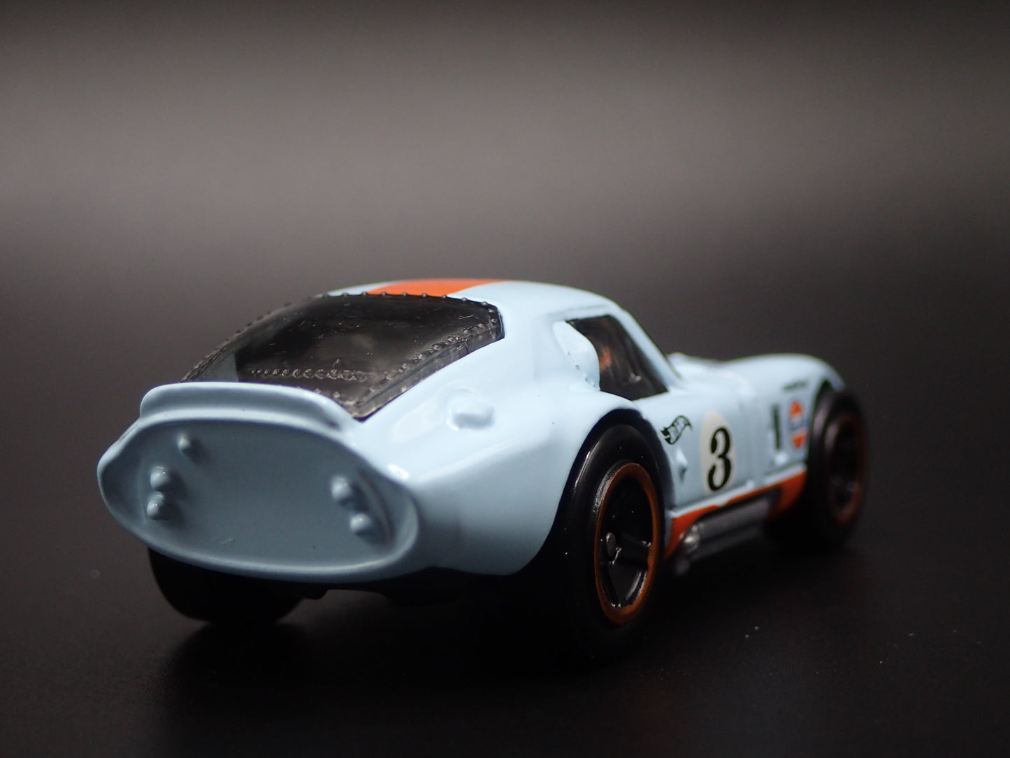 1965 65 SHELBY COBRA DAYTONA COUPE GULF OIL 1:64 SCALE DIORAMA DIECAST MODEL CAR