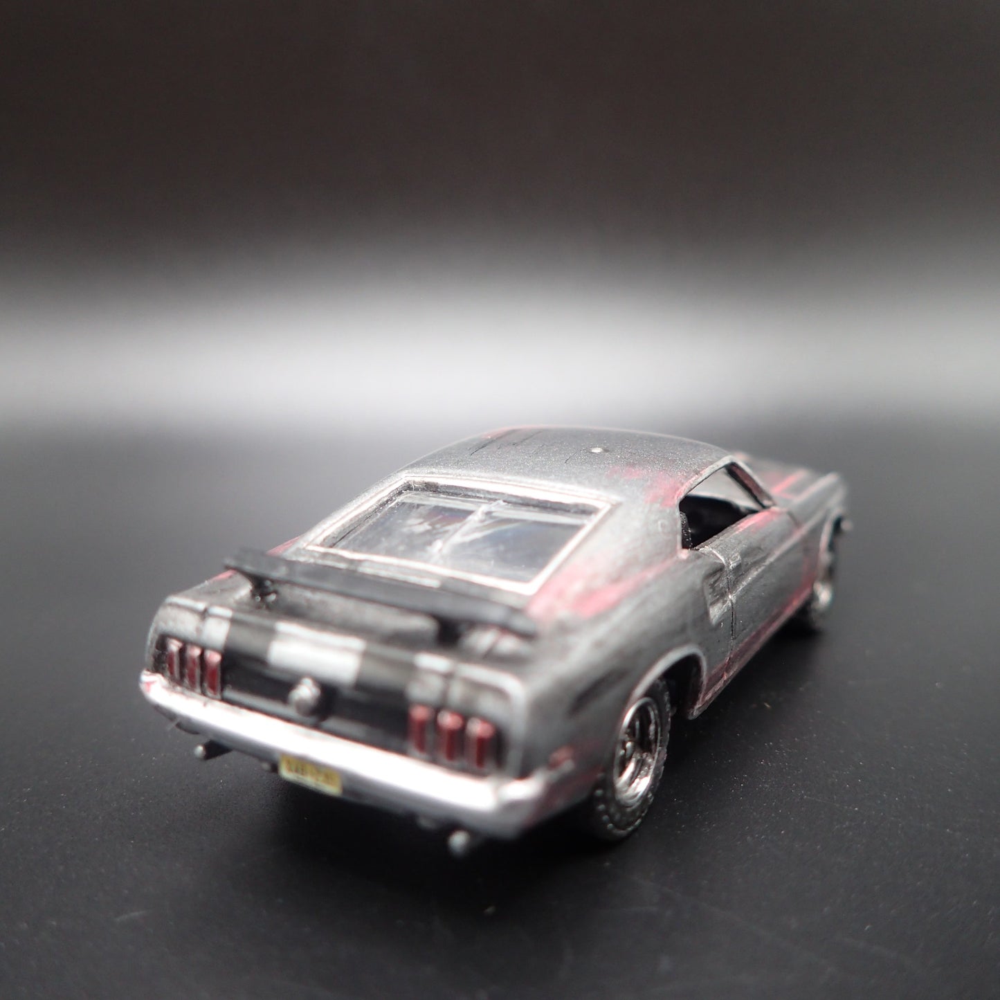 1969 69 FORD MUSTANG BOSS 429 FASTBACK BARN FIND 1/64 SCALE DIECAST MODEL CAR