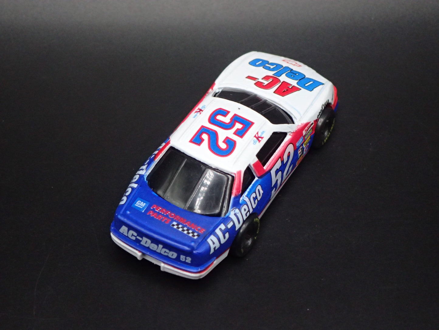 1994 CHEVY CHEVROLET LUMINA 52 KEN SCHRADER NASCAR 1:64 SCALE DIECAST MODEL CAR