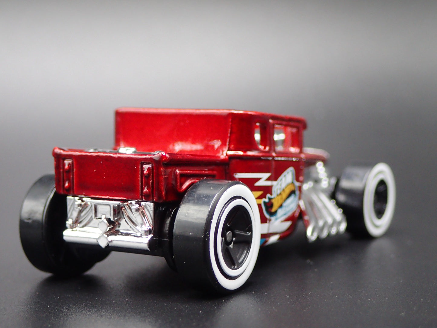 FORD CUSTOM BONE SHAKER HOT ROD RED 1:64 SCALE DIORAMA DIECAST MODEL CAR