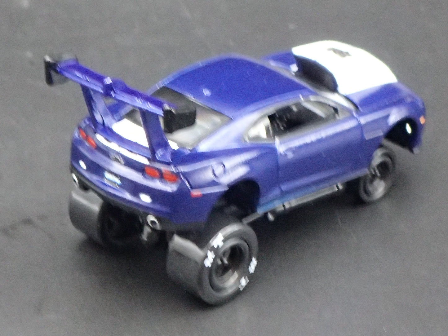 2010 - 2015 CHEVY CHEVROLET CAMARO ZINGER 1/64 SCALE DIORAMA DIECAST MODEL CAR