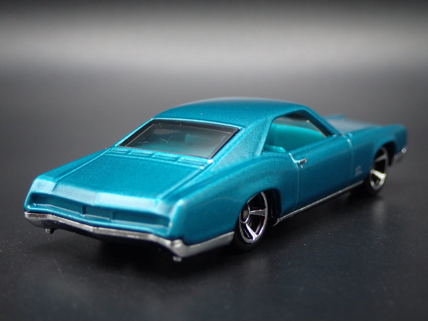 1966 66 BUICK RIVIERA TEAL 1:64 SCALE COLLECTIBLE DIORAMA DIECAST MODEL CAR