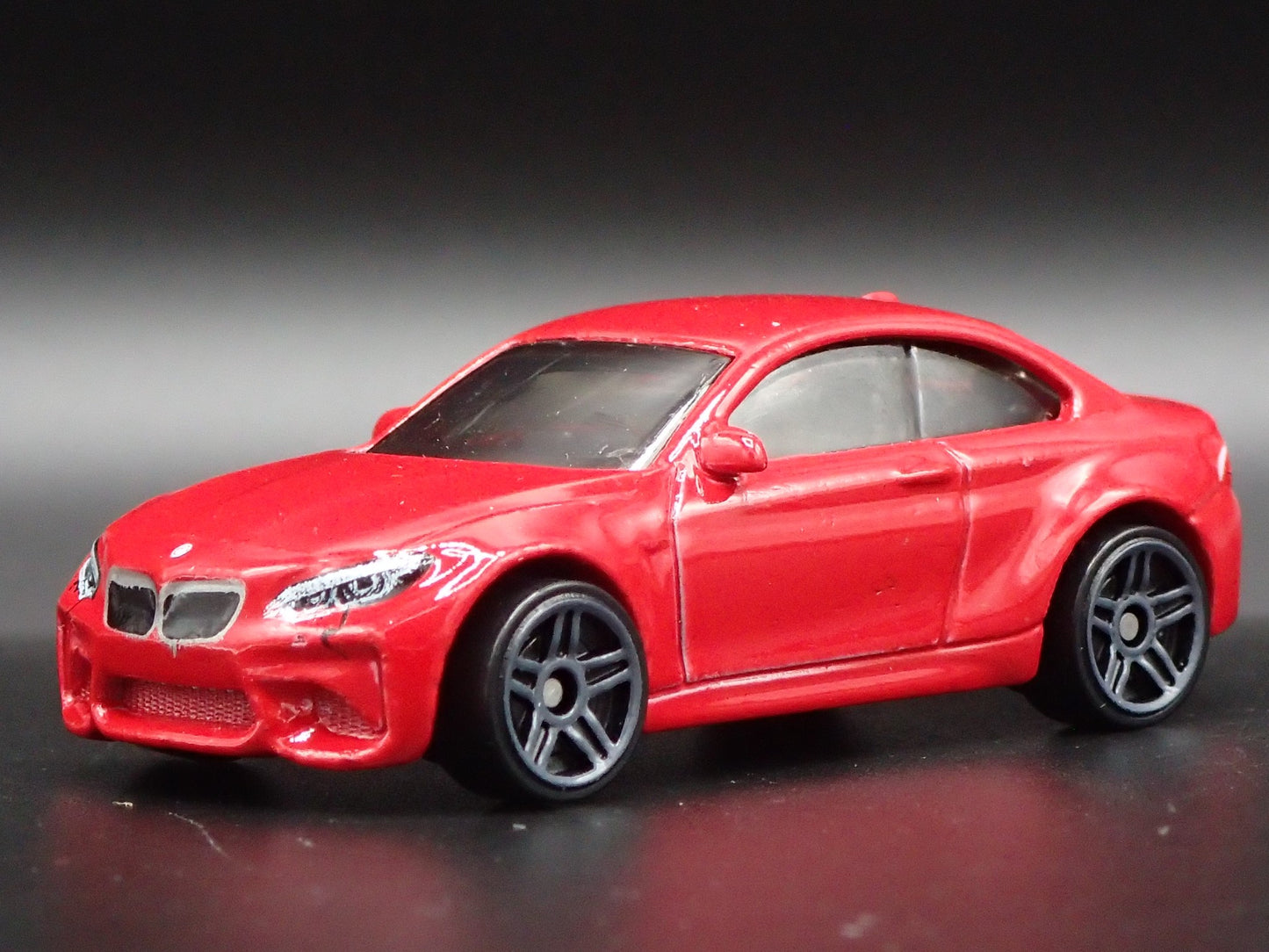 2016-2021 BMW M2 COUPE RED 1:64 SCALE COLLECTIBLE DIORAMA DIECAST MODEL CAR