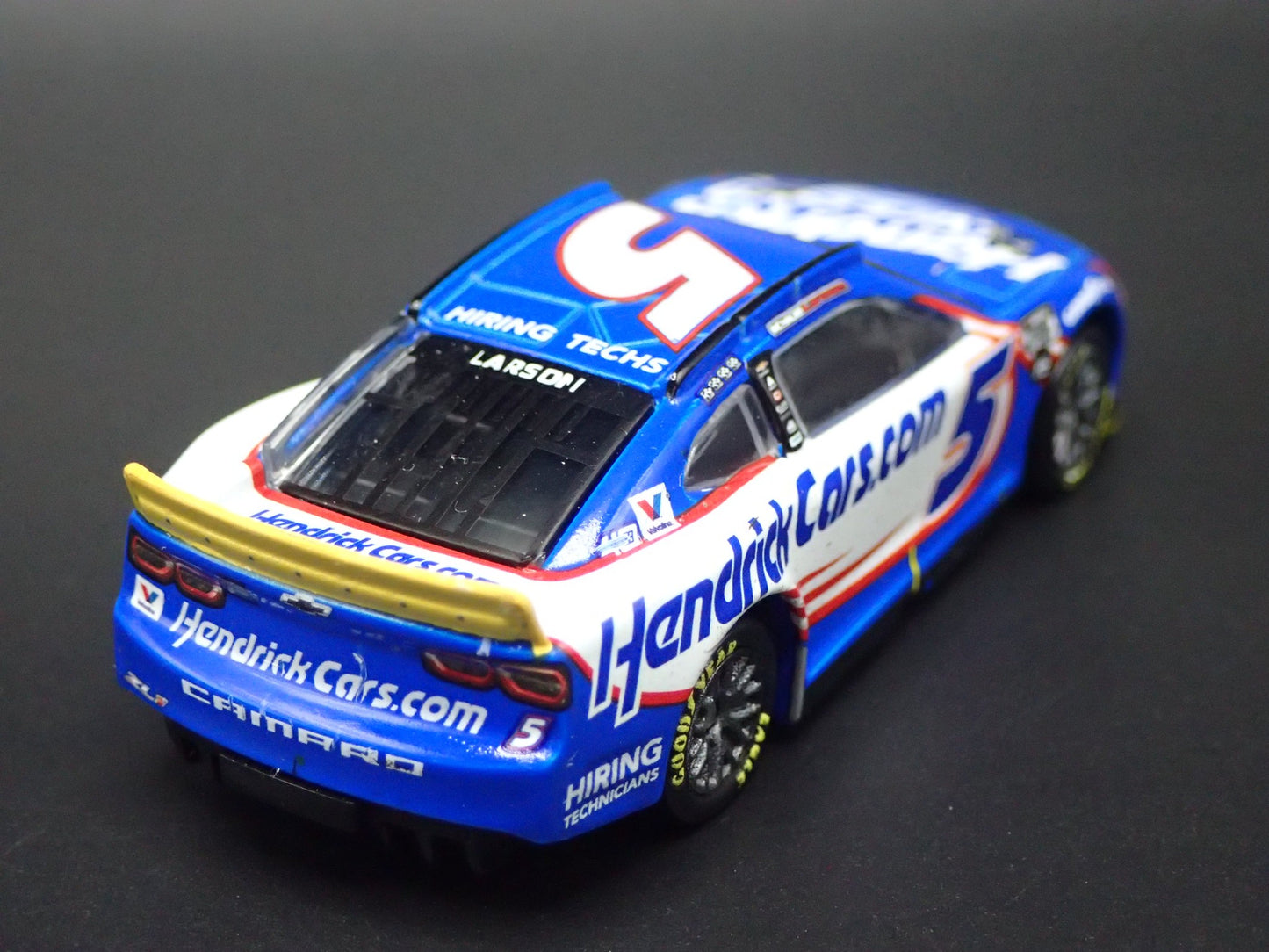 2024 CHEVY CAMARO ZL1 5 KYLE LARSON HENDRICKCARS NASCAR 1:64 DIECAST MODEL CAR