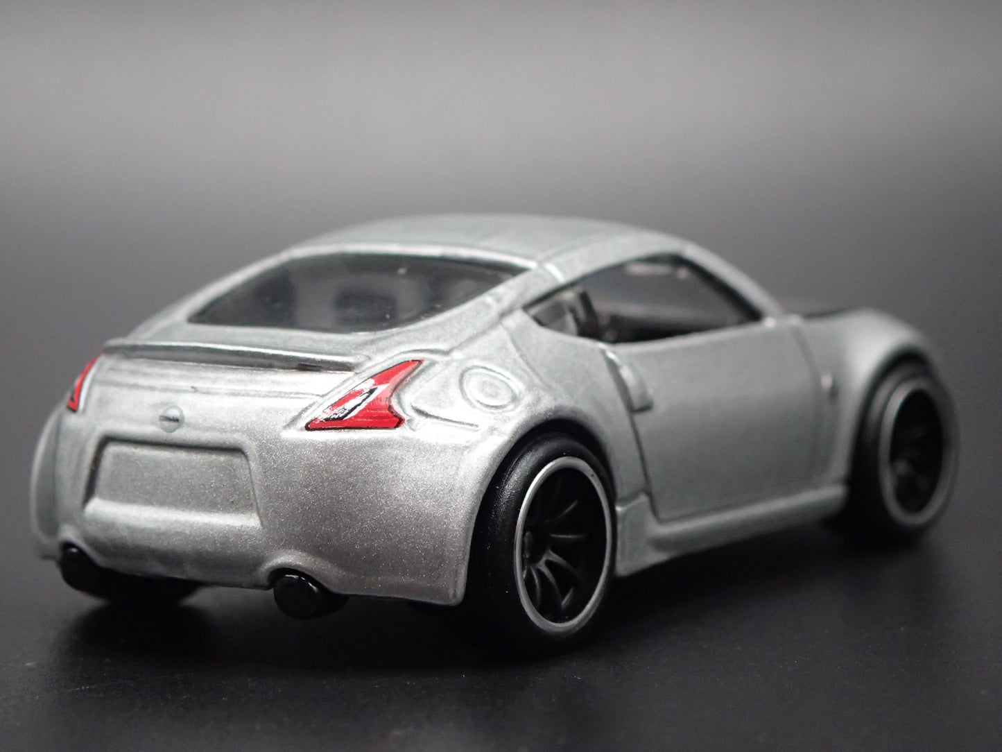 2009-2020 NISSAN 370Z SILVER 1:64 SCALE COLLECTIBLE DIORAMA DIECAST MODEL CAR