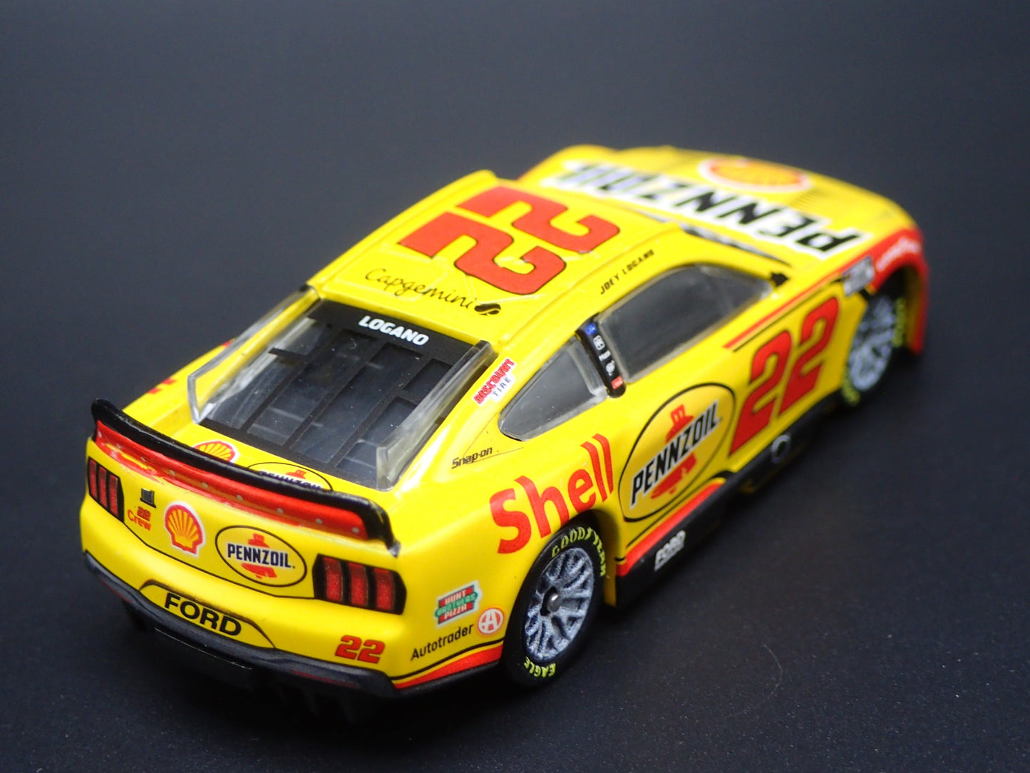 2025 25 FORD MUSTANG 22 JOEY LOGANO PENNZOIL NASCAR 1:64 SCALE DIECAST MODEL CAR