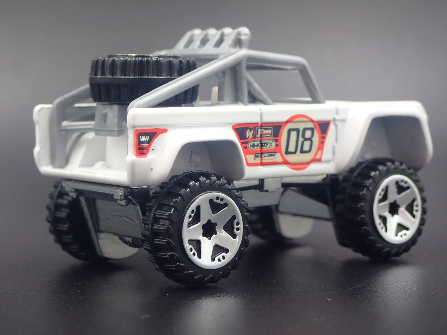 1966-1977 FORD BRONCO 4X4 OFF ROAD CUSTOM WHITE 1:64 SCALE DIECAST MODEL CAR