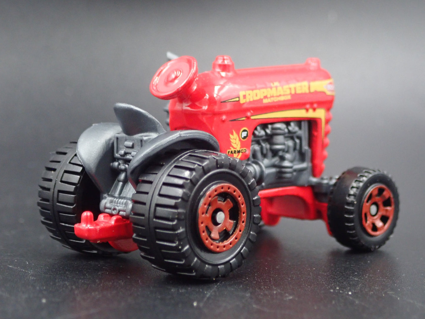 FARM TRACTOR W HITCH RED 1:64 MB SCALE COLLECTIBLE DIORAMA DIECAST MODEL CAR