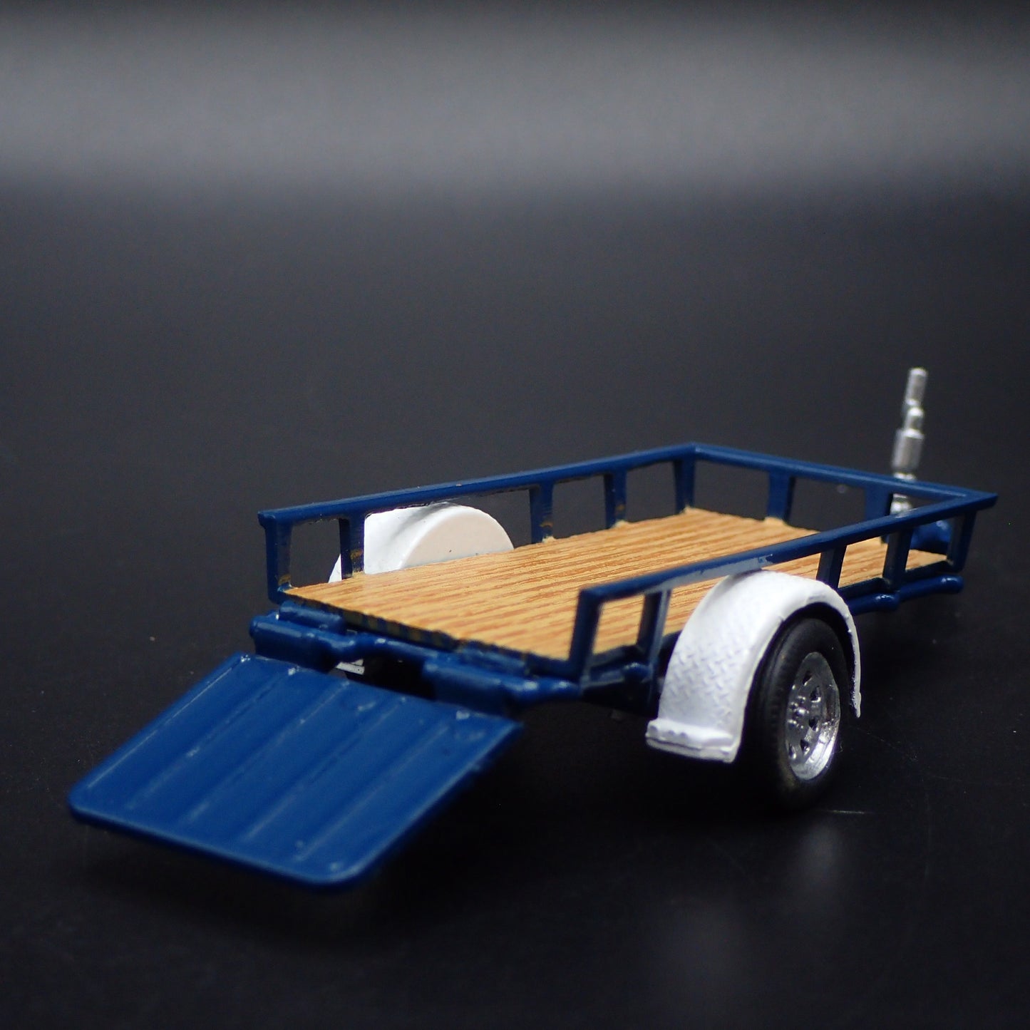 UTILITY TRAILER RUBBER TIRES with WORKING RAMPS 1:64 SCALE DIORAMA DIECAST MODEL