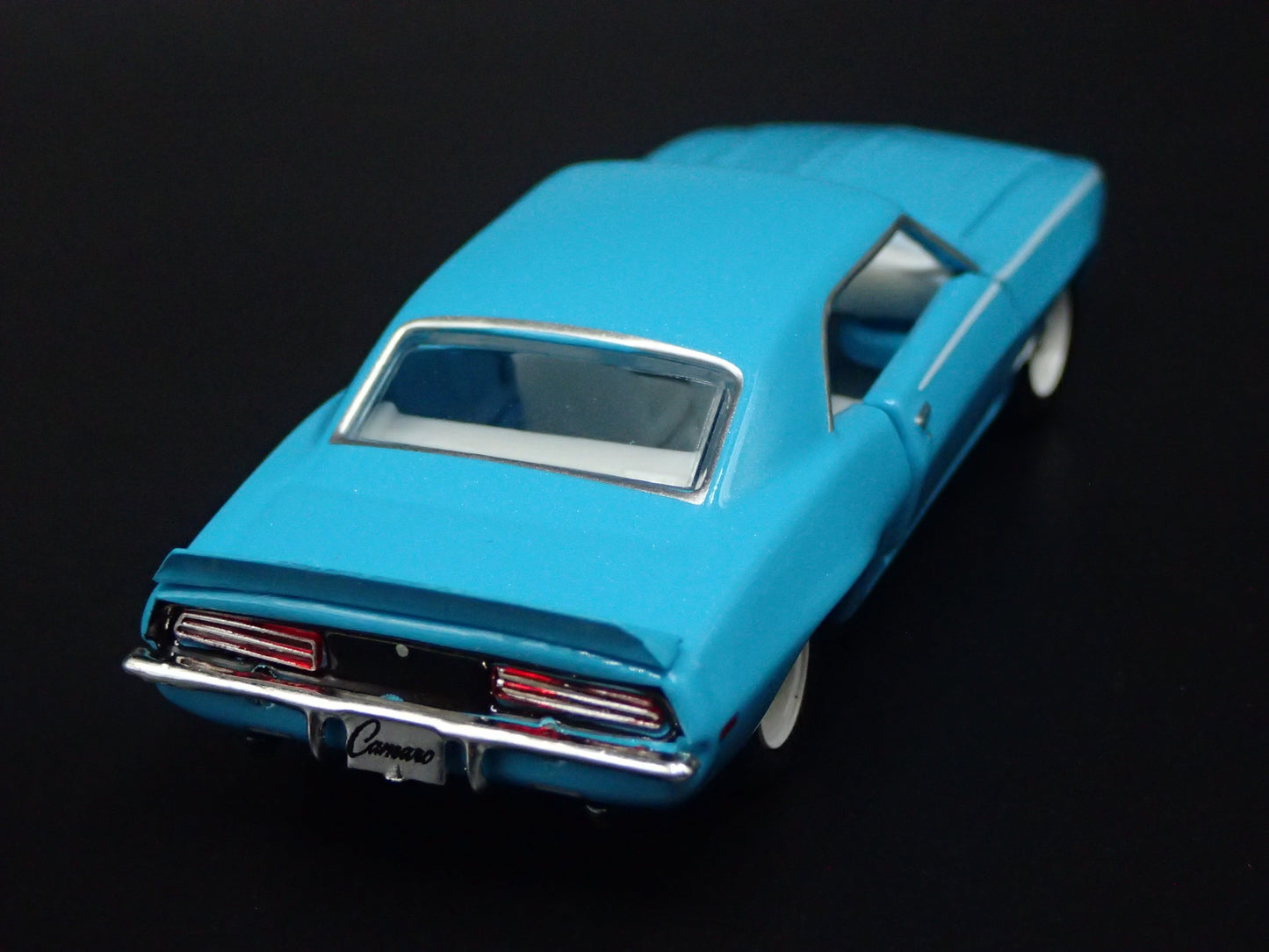 1969 69 CHEVY CHEVROLET CAMARO SS RS 396 1:64 SCALE DIORAMA DIECAST MODEL CAR