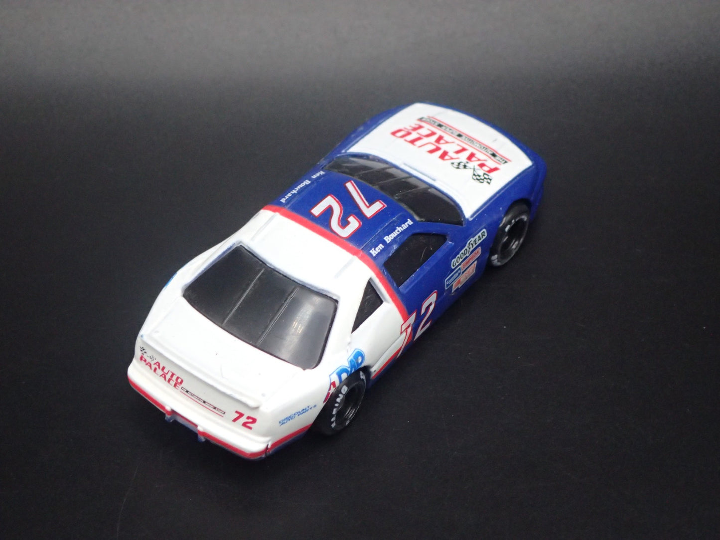 1991 91 PONTIAC GRAND PRIX 72 KEN BOUCHARD NASCAR 1:64 SCALE DIECAST MODEL CAR